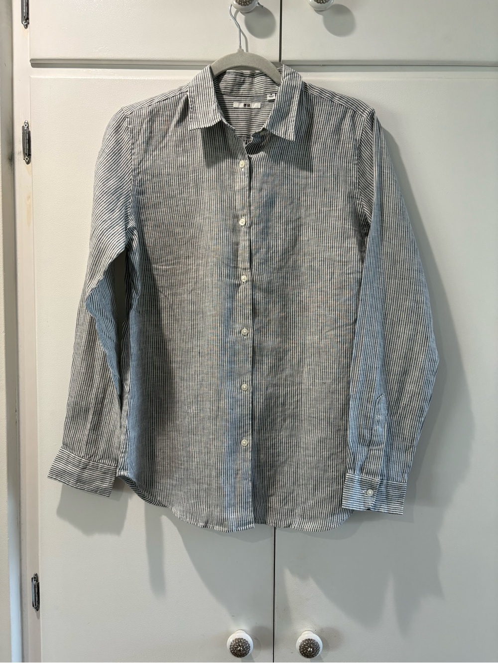 Uniqlo Slim-Fit Thin Blue & White Pinstripe Dress Shirt M